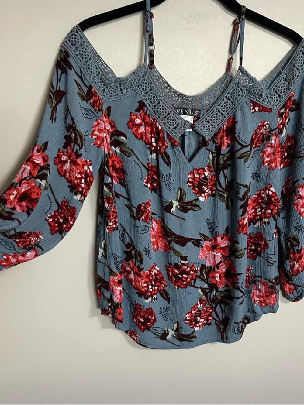 VENUS Floral Cold-Shoulder Top with Lace Trim - Picture 2 of 10